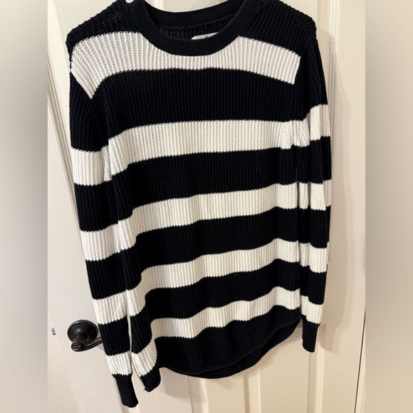 Urban outfitters x UNIF oversized sweater in size small. - Picture 1 of 4